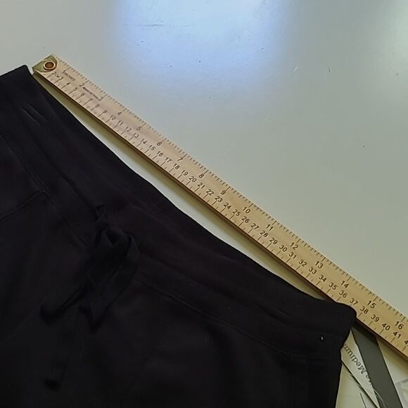 NEW PM RELAXED COMFORT TECH BLACK LIGHTWEIGHT CAPRI PANTS PETITE MEDIUM NWT - Picture 8 of 10